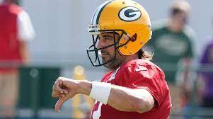 Critique d'Aaron Rodgers sur les récepteurs larges
